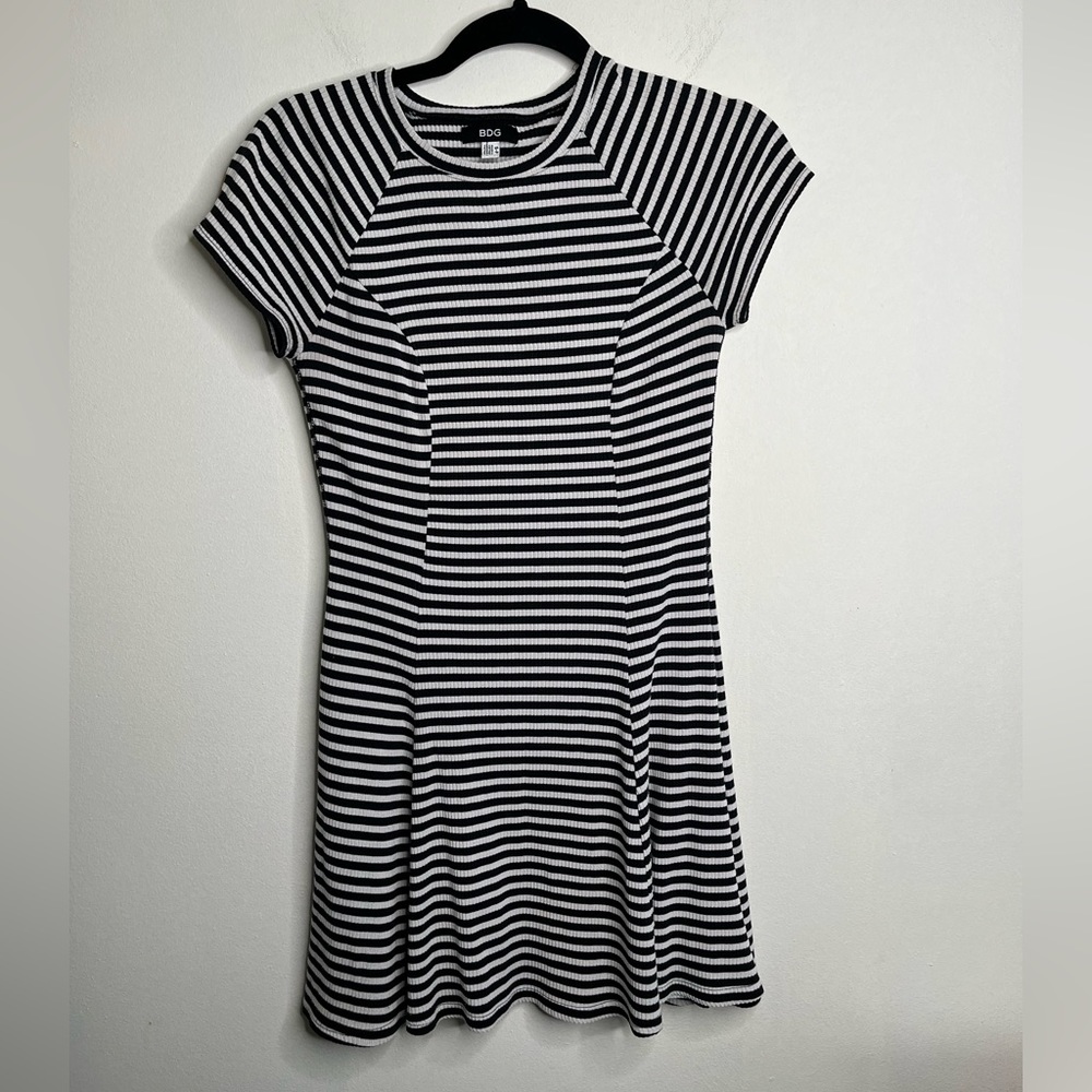 BDG Jackie Flare Tee Dress - Small